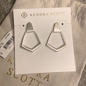 NWT Kendra Scott Paxton Earrings